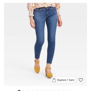 18 Women's Mid-Rise Curvy Skinny Jeans - Target stretchy jeggings NWT